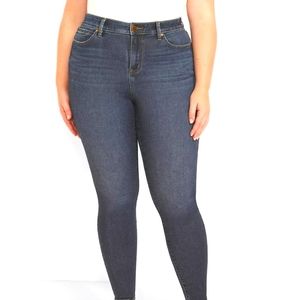 NWOT High rise Skinny Jeans